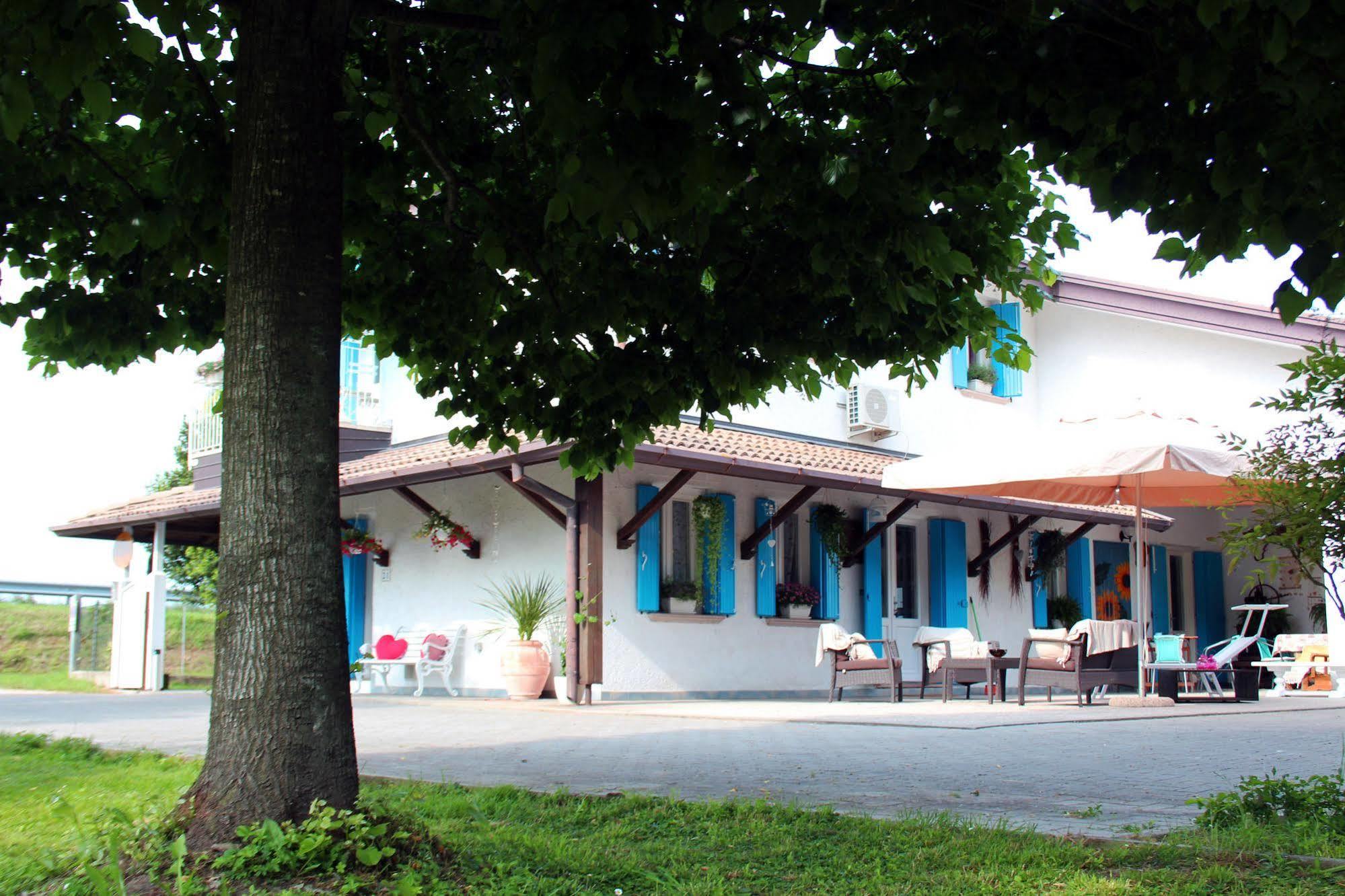 Villa Roma Holidays 耶索洛 外观 照片