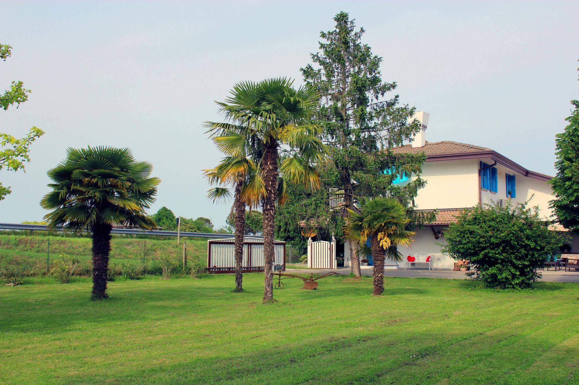 Villa Roma Holidays 耶索洛 外观 照片